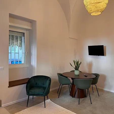 September Λέτσε