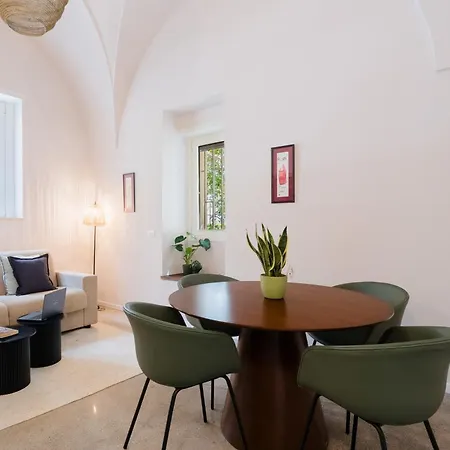 September - Selection Bed & Breakfast 4*