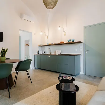 September - Selection Bed & Breakfast Lecce